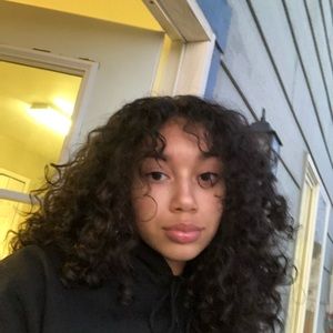 Meet your Posher, Ayla